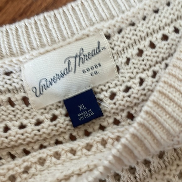 WOMENS UNIVERSAL THREAD TOP - Picture 2 of 2